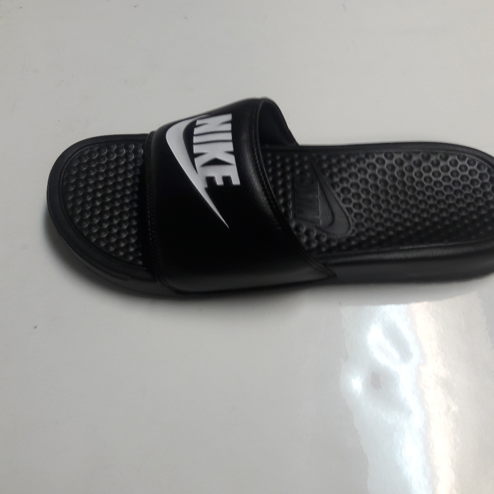 NIKE SANDALS